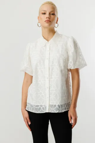 Ekol Yakası Dantel İşlemeli Tül Gömlek