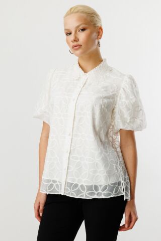 Ekol Yakası Dantel İşlemeli Tül Gömlek