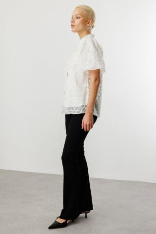 Ekol Yakası Dantel İşlemeli Tül Gömlek