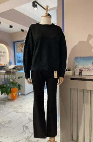 İnci İşlemeli Uzun Kollu Kazak