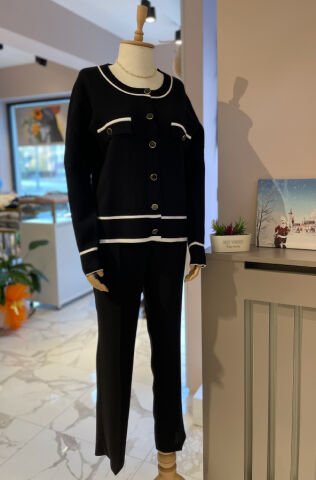 Bisiklet Yaka Düğme Detaylı Hırka Siyah