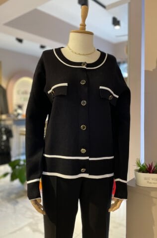 Bisiklet Yaka Düğme Detaylı Hırka Siyah