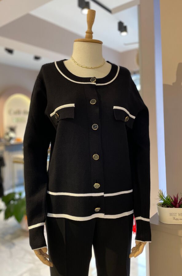 Bisiklet Yaka Düğme Detaylı Hırka Siyah