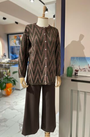 Desenli Düğme Detaylı Hırka