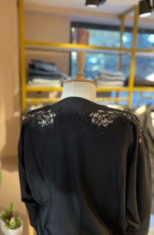 Çiçek Motifli Yarasa Kol Triko Siyah