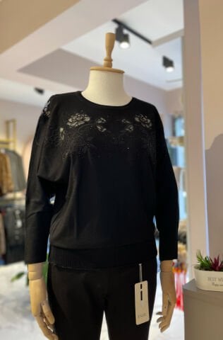 Çiçek Motifli Yarasa Kol Triko Siyah