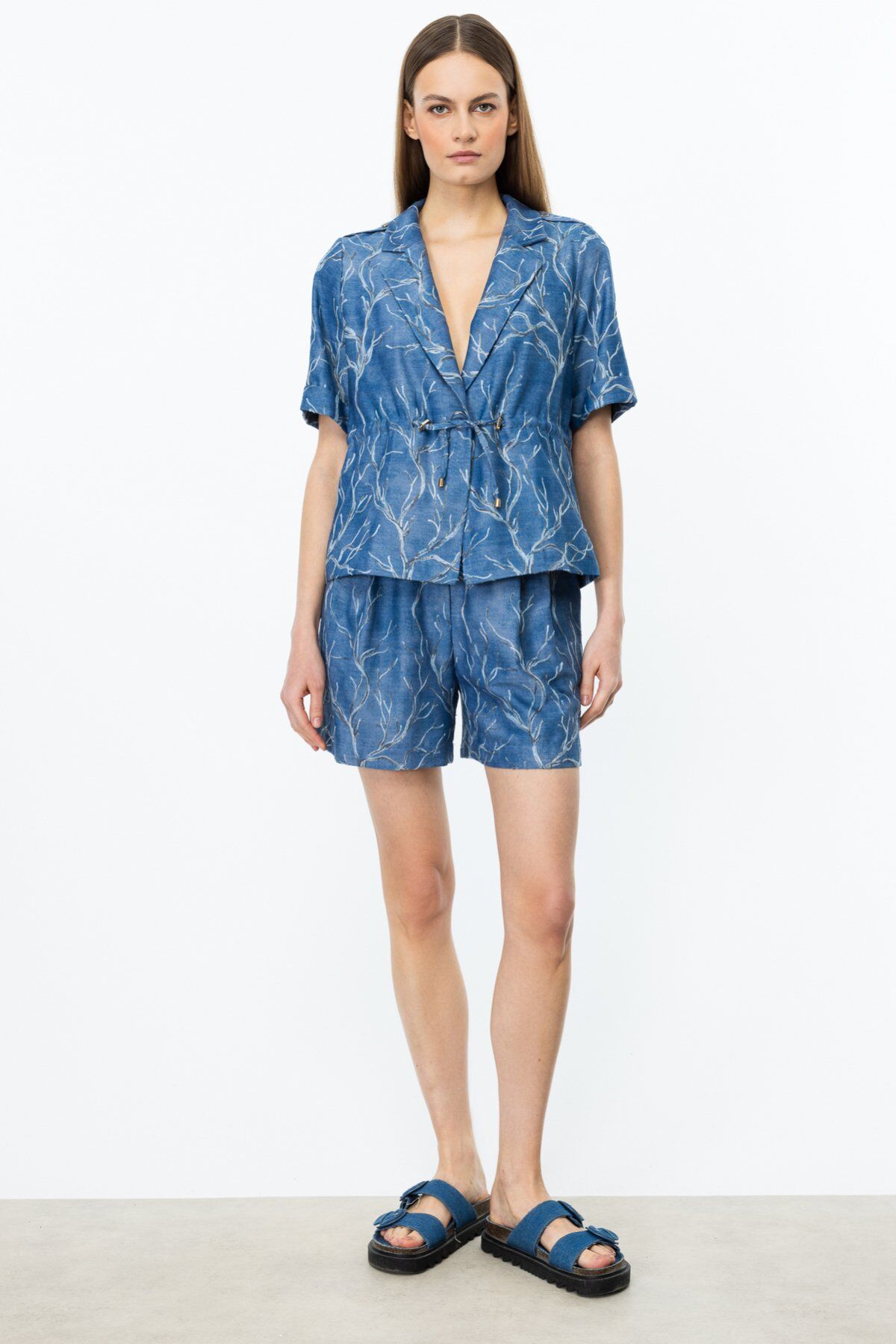 On Desenli Pileli Şort Indıgo