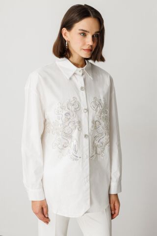 On İşlemeli Taş Düğmeli Pamuk Gömlek Beyaz