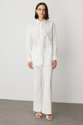 On İşlemeli Taş Düğmeli Pamuk Gömlek Beyaz