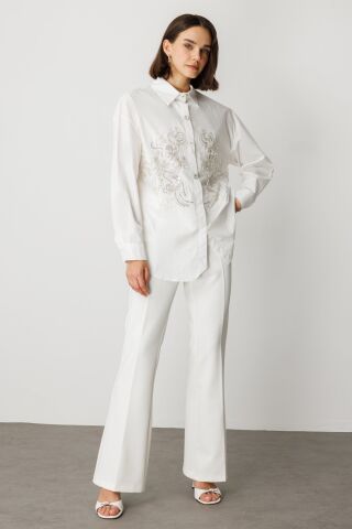 On İşlemeli Taş Düğmeli Pamuk Gömlek Beyaz
