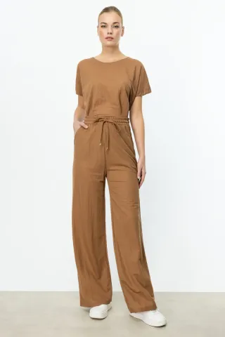 On Sıfır Yaka Beli Pileli Bluz ve Beli Lastikli Bol Paça Pantolon Takım