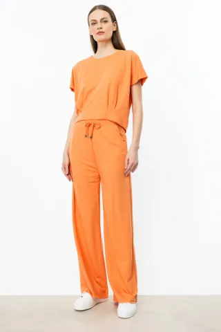 On Sıfır Yaka Beli Pileli Bluz ve Beli Lastikli Bol Paça Pantolon Takım ORANJ - M