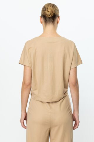 On Sıfır Yaka Beli Pileli Bluz ve Beli Lastikli Bol Paça Pantolon Takım BEJ - L