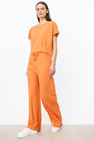 On Sıfır Yaka Beli Pileli Bluz ve Beli Lastikli Bol Paça Pantolon Takım ORANJ - L