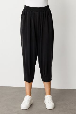 On Beli Lastikli Paçası Pensli Pantolon