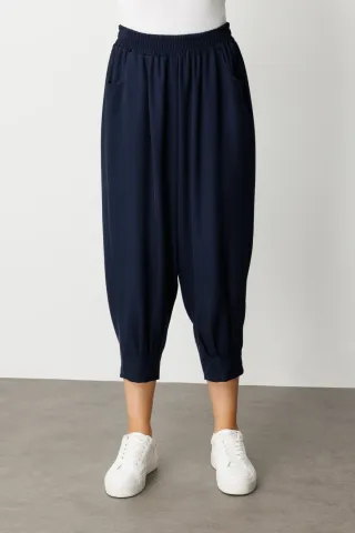 On Paçası Pileli Şalvar Pantolon