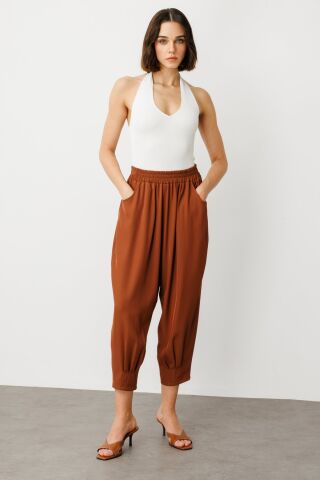 On Paçası Pileli Şalvar Pantolon MOCHA - M