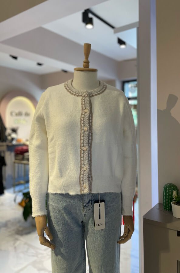 Peluş Düğme Detaylı Hırka L - KREM