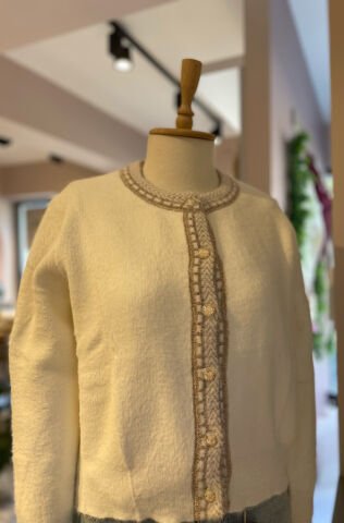 Peluş Düğme Detaylı Hırka L - KREM