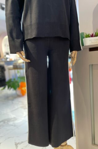 Beli Lastikli Çizgi Detaylı Geniş Paça Triko Pantolon Siyah