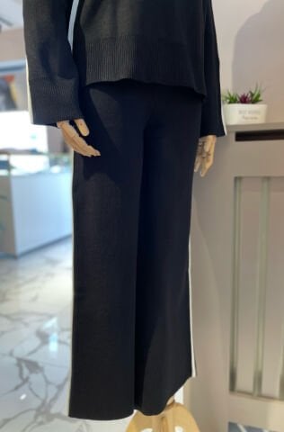 Beli Lastikli Çizgi Detaylı Geniş Paça Triko Pantolon Siyah