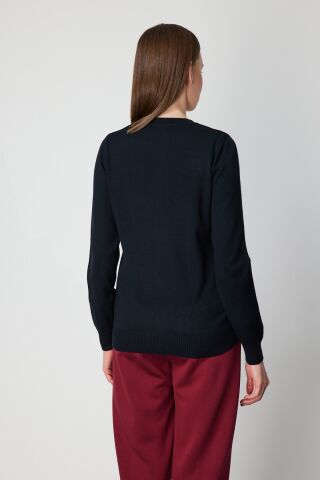 On Çiçek Nakışlı Triko Hırka