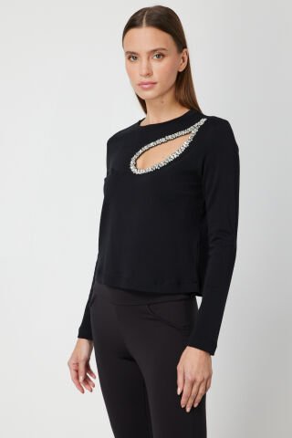 On Taş İşlemeli Pencere Detaylı Bluz