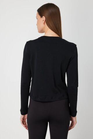 On Taş İşlemeli Pencere Detaylı Bluz