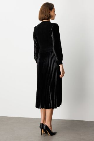 Ekol Beli Kemer Detaylı Kadife Elbise Siyah