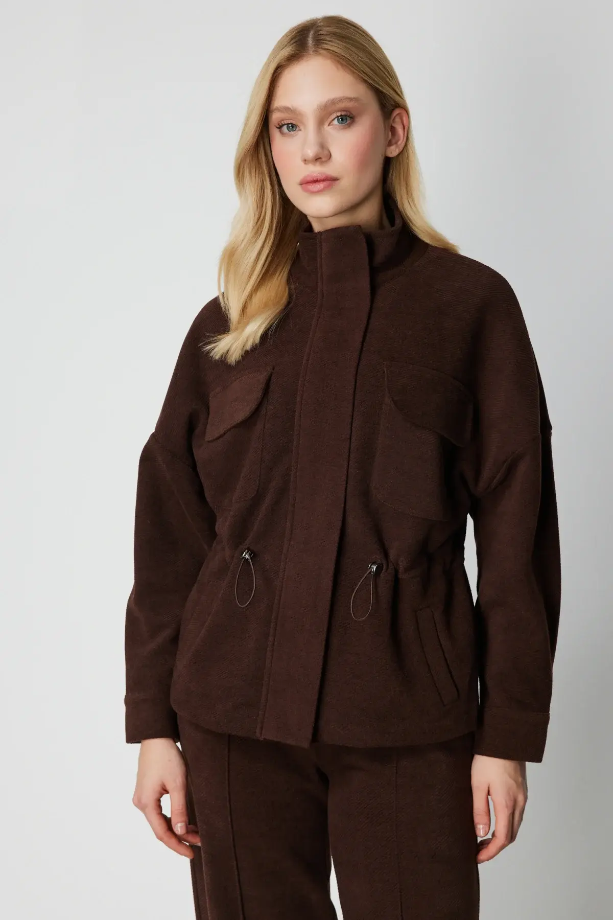 On Dik Yaka Bağcıklı Mont