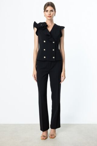 Ekol Siyah Bol Paça Pantolon & Gül Motifli Sıfır Kollu Blazer Takım