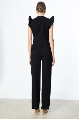 Ekol Siyah Bol Paça Pantolon & Gül Motifli Sıfır Kollu Blazer Takım