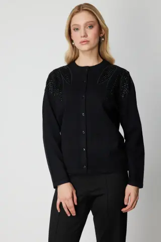 ON TAŞLI DESENLİ TRİKO HIRKA SİYAH