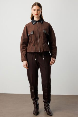 On Cepleri Taş Detaylı Süet Mont Kahve