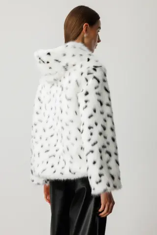 Ekol Benekli Kapüşonlu Kürk Ekru