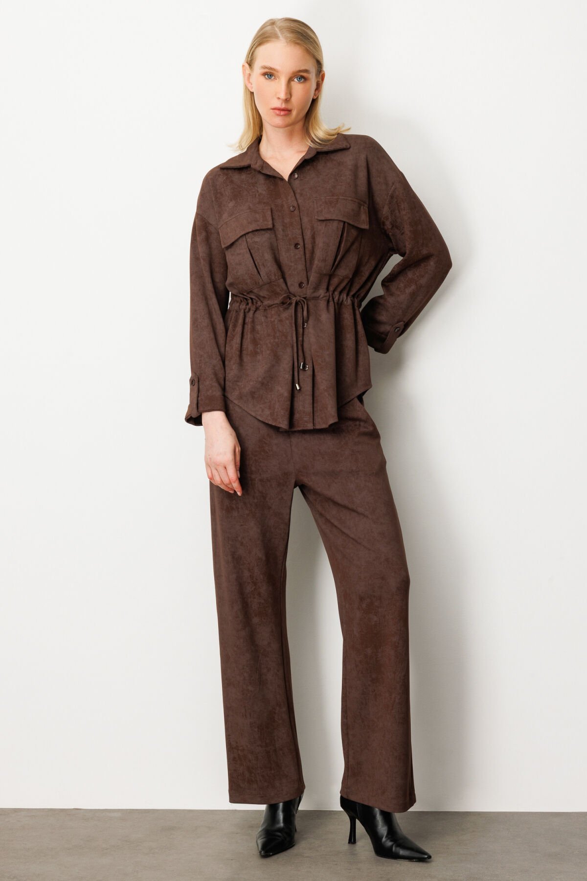 On Kahve Batik Desenli Önü Düğmeli Ceket & Beli Lastikli Pantolon Takım