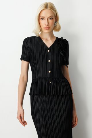 Ekol Akordiyon Kumaş Gül Detaylı Bluz ve                                                                                    Akordiyon kumaş Etek Takım