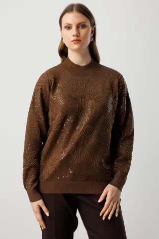 On Taşlı Dik Yaka Triko Kazak