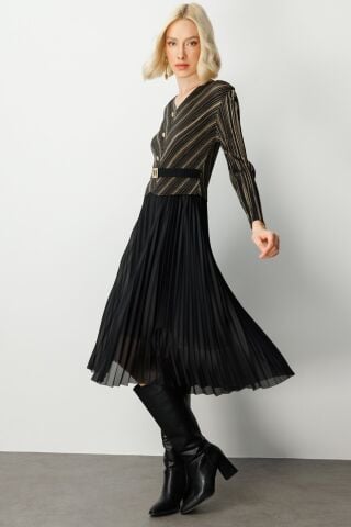 Ekol Eteği Piliseli V Yaka Elbise Siyah