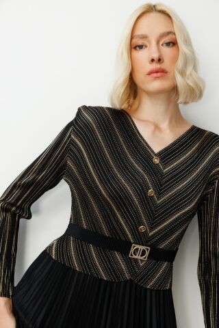 Ekol Eteği Piliseli V Yaka Elbise Siyah