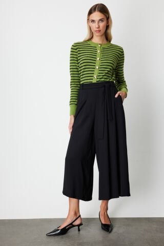 On Beli Kemerli Pileli Pantolon Siyah
