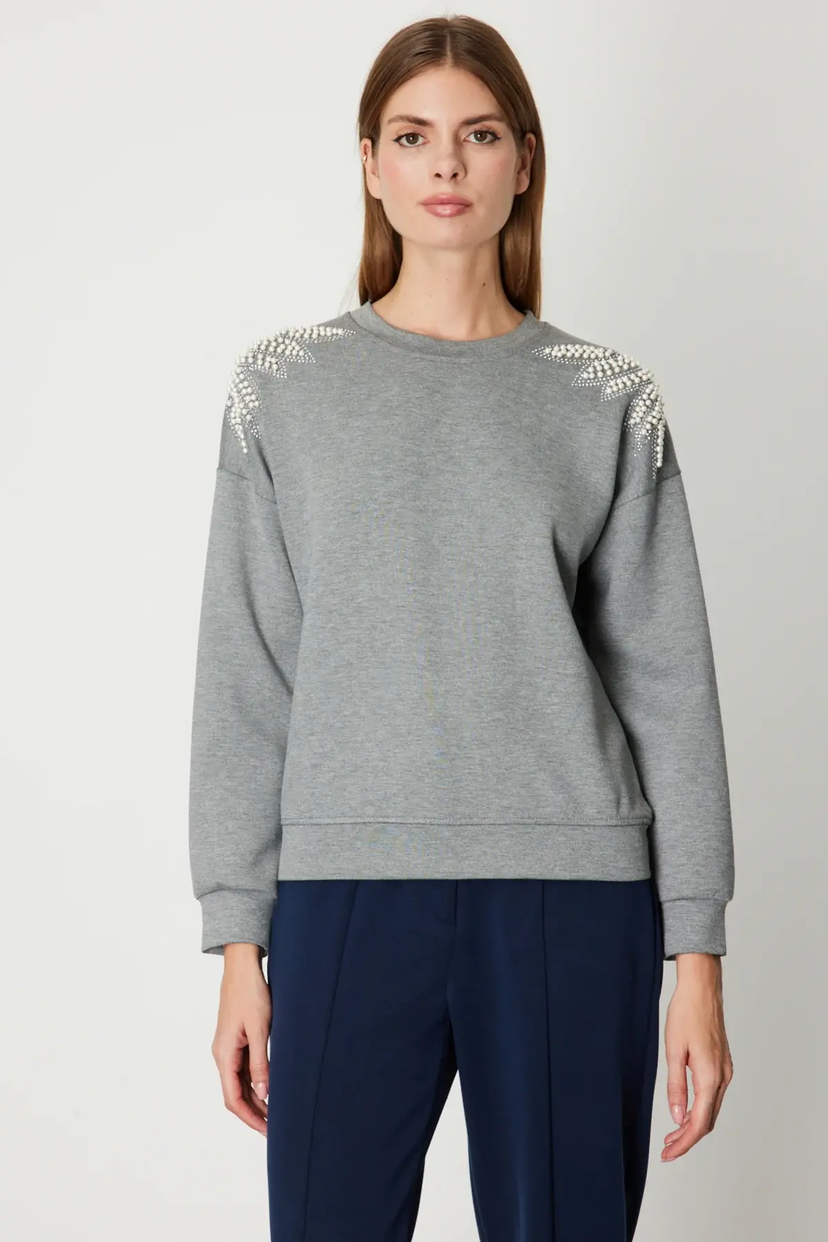 On Omuzları İncili Sweat