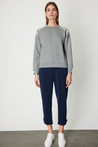 On Omuzları İncili Sweat