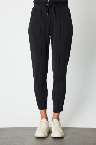 On Beli Lastikli Çimalı Eşofman Altı Siyah