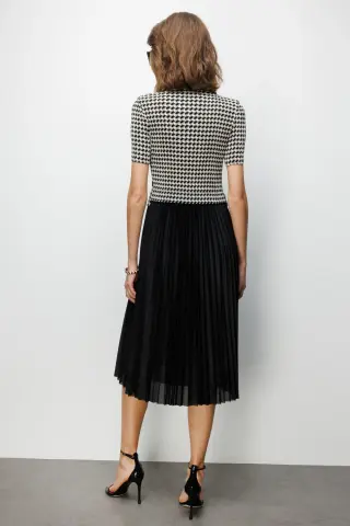 Ekol Akordiyon Kumaş Desenli Maxi Elbise Siyah