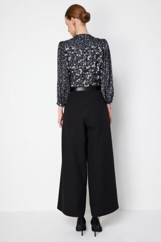 On Beli Kemerli Geniş Paça Palazzo Pantolon Siyah