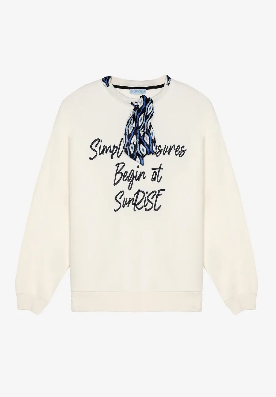 QUZU Fularlı Yazı Nakışlı Oversize Sweatshirt Ekru
