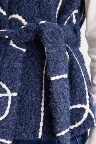 On Beli Kuşaklı Desenli Yelek