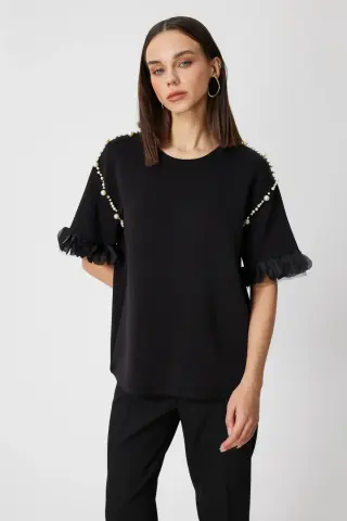 On Kolları Fırfırlı İnci Detaylı Bluz Siyah