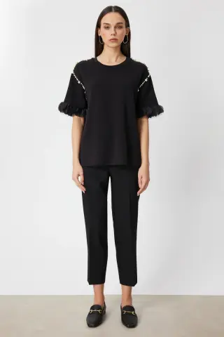 On Kolları Fırfırlı İnci Detaylı Bluz Siyah